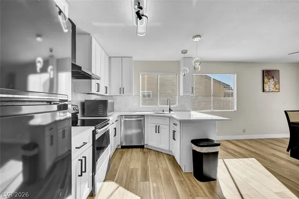 $2,000 | 6009 West Carpenteria Way, Las Vegas, NV 89108