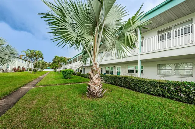 $118,000 | 5267 81st Street North, Unit 8, St. Petersburg, FL 33709