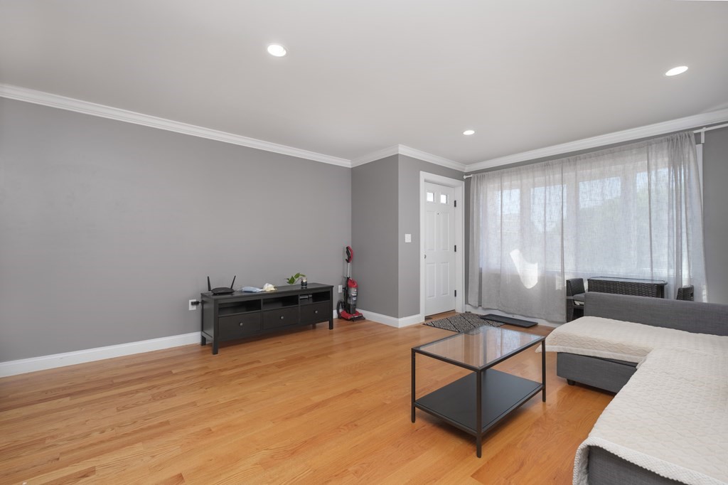 89 Overland Road, Unit 2 Waltham, MA 02451 - Photo 4 of 22