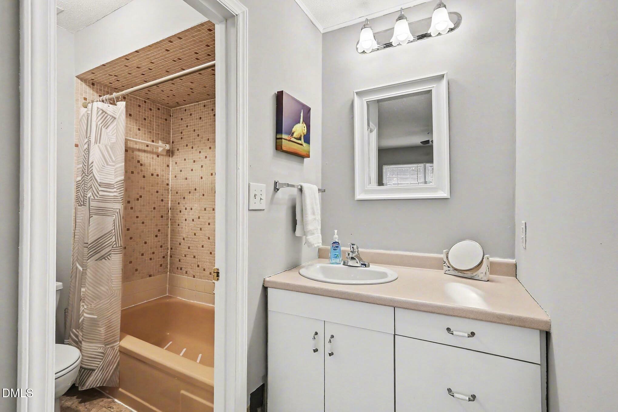 6407 New Market Way Raleigh, NC 27615 - Photo 16 of 34 015_file_1785