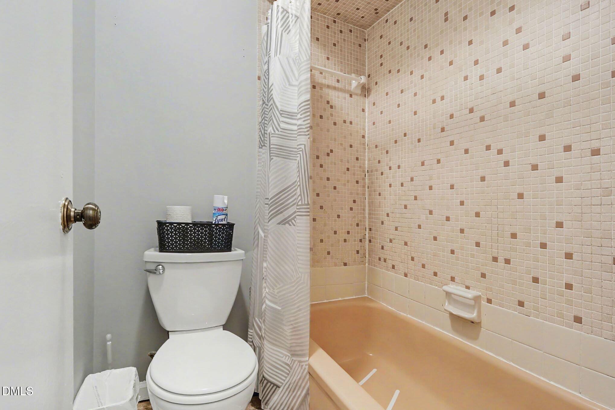 6407 New Market Way Raleigh, NC 27615 - Photo 17 of 34 016_file_2571