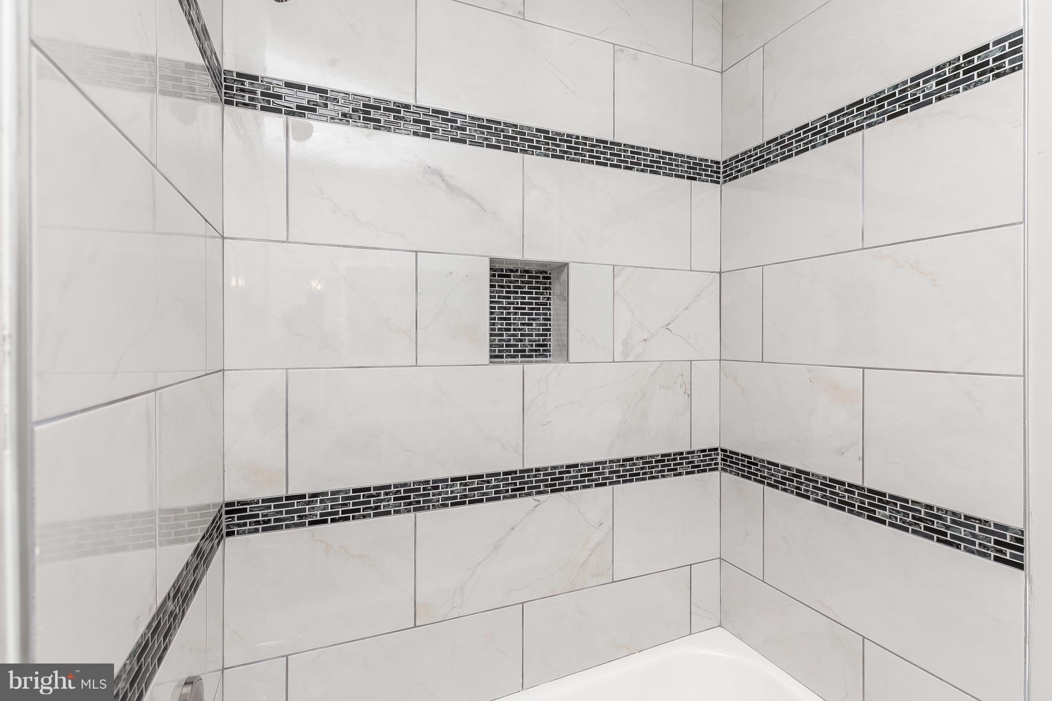 2613 Wentworth Road Baltimore, MD 21234 - Photo 12 of 27 Hall bath