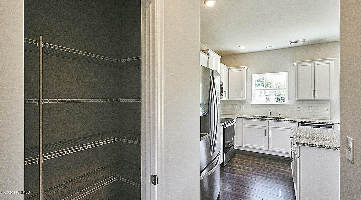 407 Frida Road New Bern, NC 28560 - Photo 8 of 32 DSC04478_web