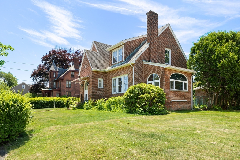 216 Springfield Street Chicopee, MA 01013 - Photo 2 of 26