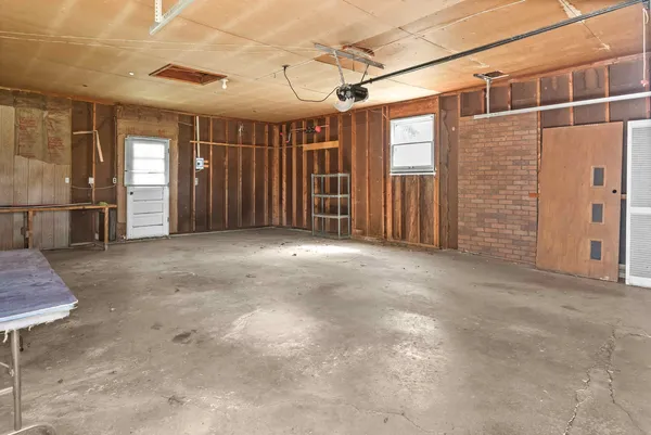 $190,000 | 14735 Lunar Drive, Bloomington, IL 61705