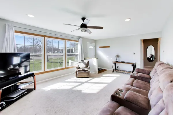$289,000 | 2N135 Bloomingdale Road, Glendale Heights, IL 60139