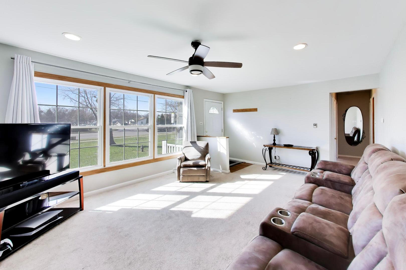 2N135 Bloomingdale Road Glendale Heights, IL 60139 - Photo 6 of 23