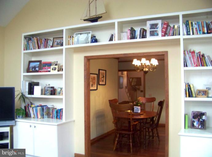 1018 Love Point Road Stevensville, MD 21666 - Photo 13 of 20 Family Room