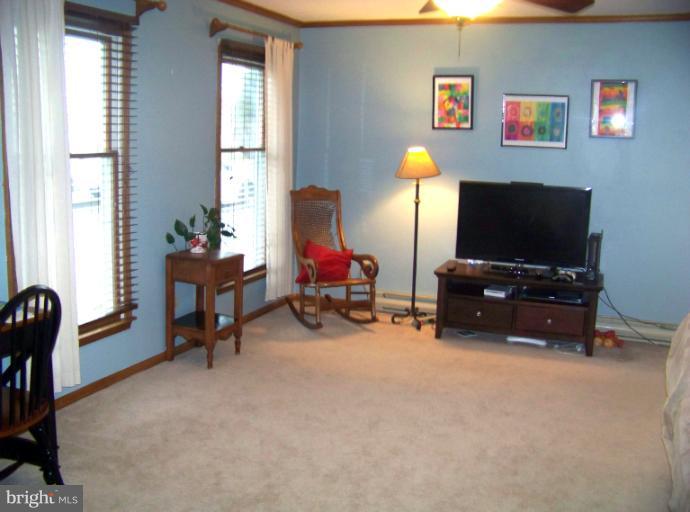 1018 Love Point Road Stevensville, MD 21666 - Photo 16 of 20 Living Room