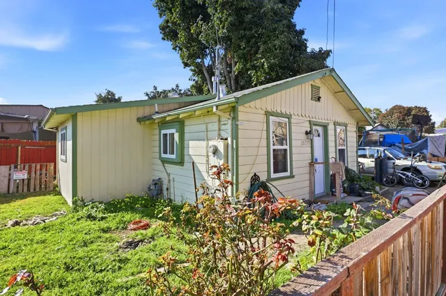 $399,900 | 22575-22575 Amador Street, Hayward, CA 94541