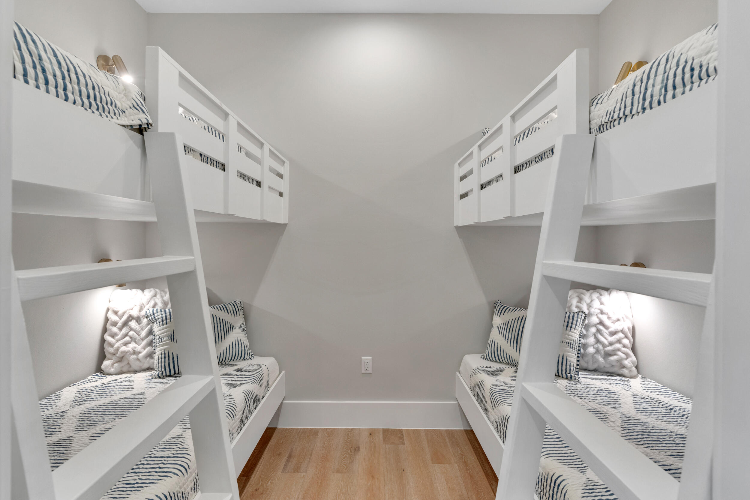 486 Cannonball Ln Inlet Beach Inlet Beach, FL 32461 - Photo 84 of 111 Bunk Room - 2nd level
