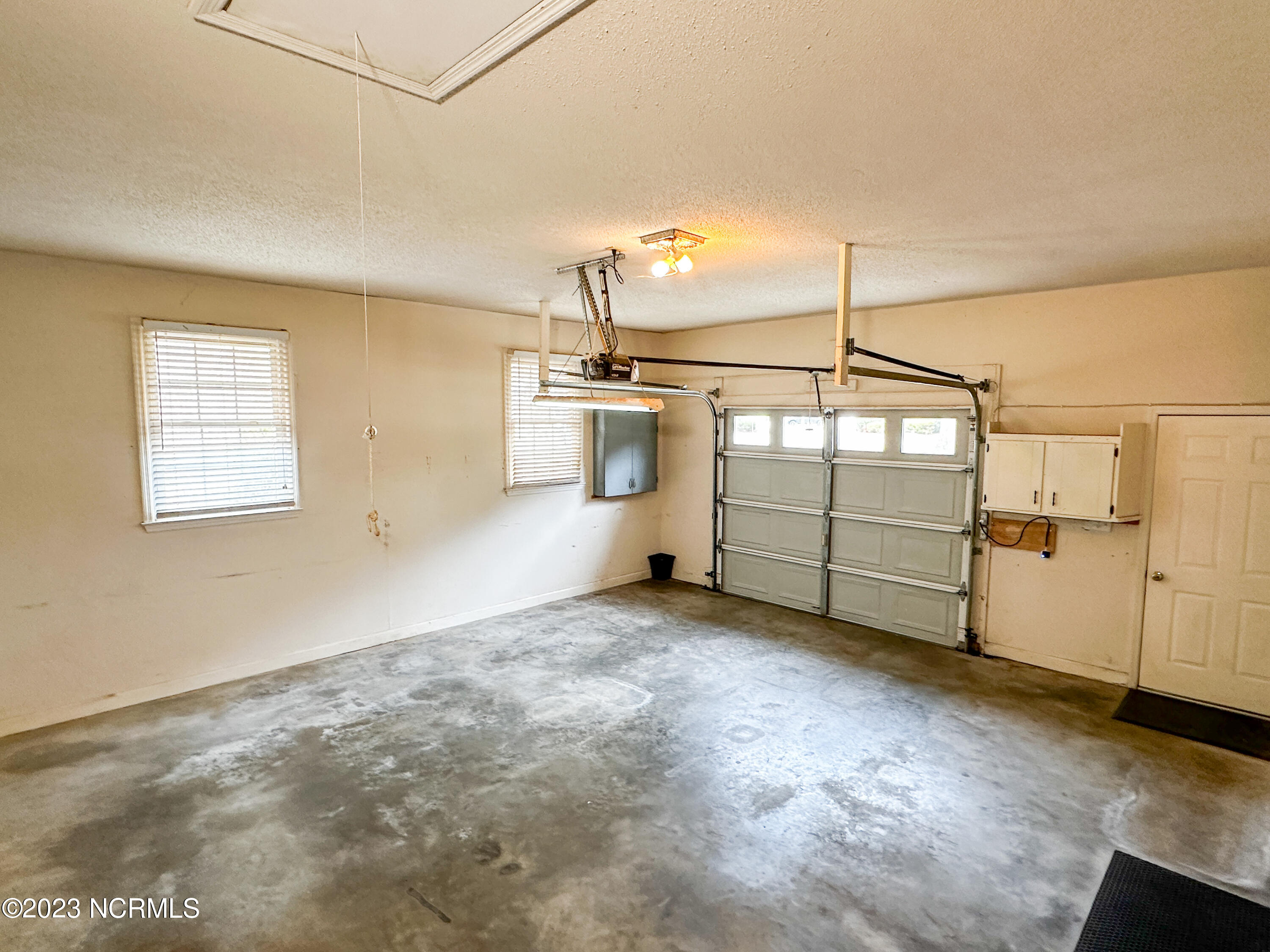 3601 Norwich Road New Bern, NC 28562 - Photo 23 of 29 Garage
