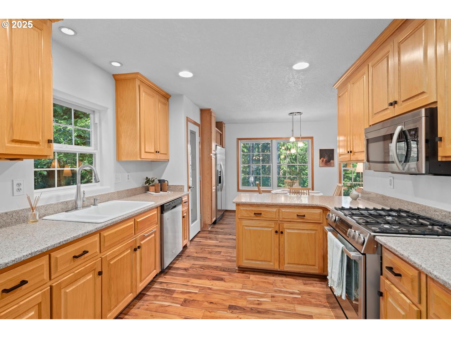 1035 Southwest Palatine Street Portland, OR 97219 - Photo 15 of 47 Gallery Image 15