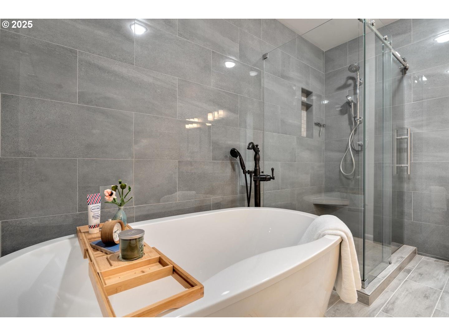 1035 Southwest Palatine Street Portland, OR 97219 - Photo 26 of 47 Owner's Suite Bathroom