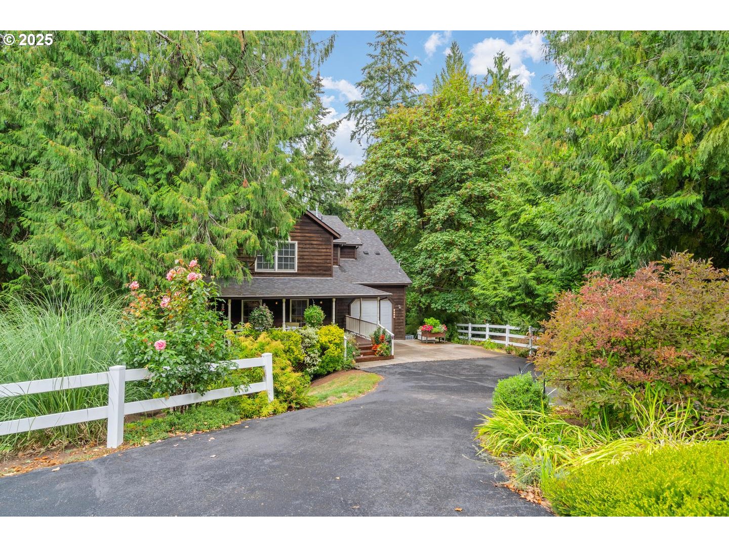 1035 Southwest Palatine Street Portland, OR 97219 - Photo 5 of 47 Property Entrance