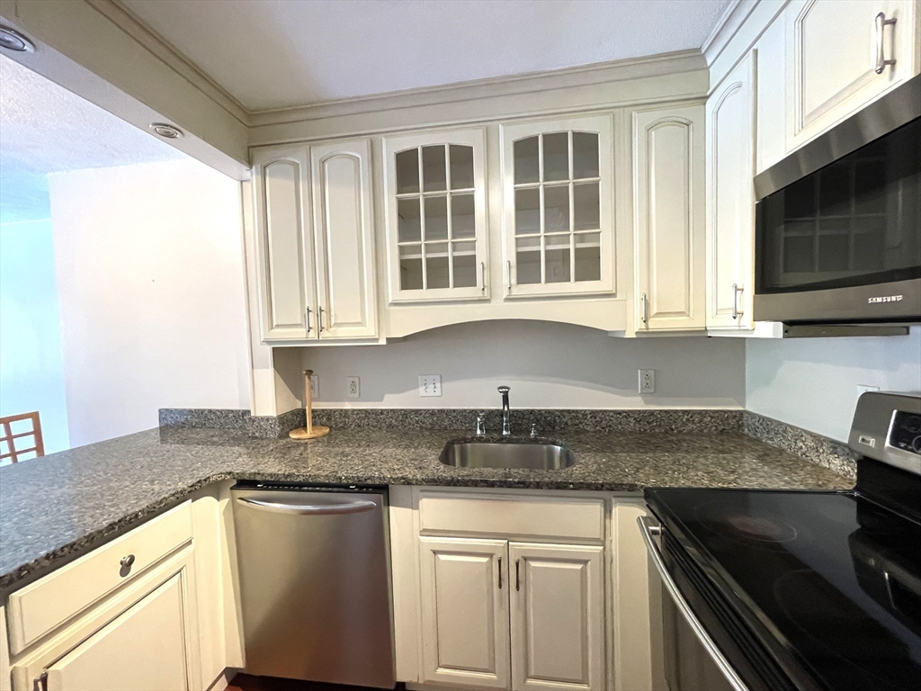 1323 Worcester Road, Unit H8 Framingham, MA 01701 - Photo 3 of 21
