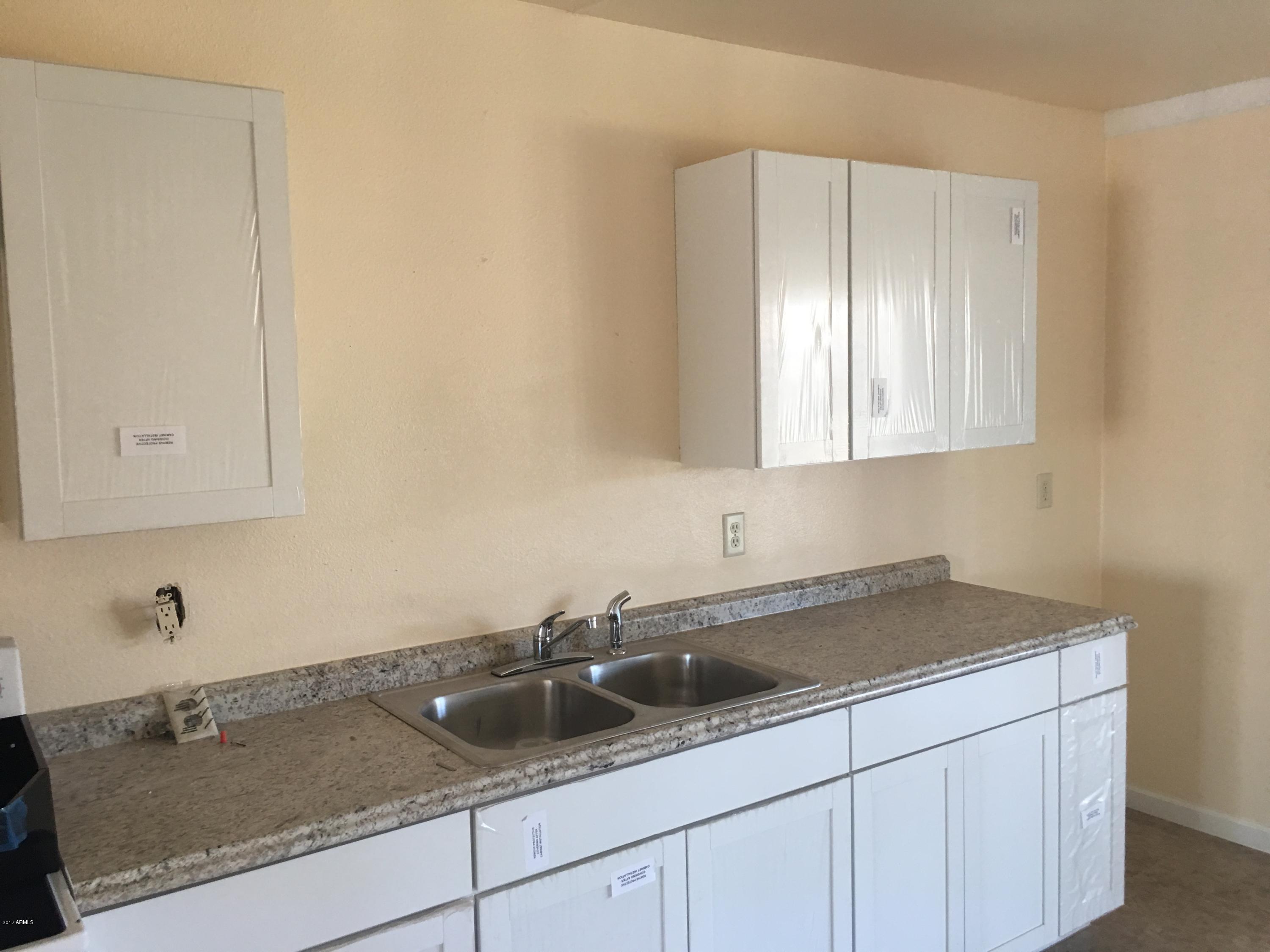 1541 West Vineyard Road Phoenix, AZ 85041 - Photo 8 of 30 IMG_5778