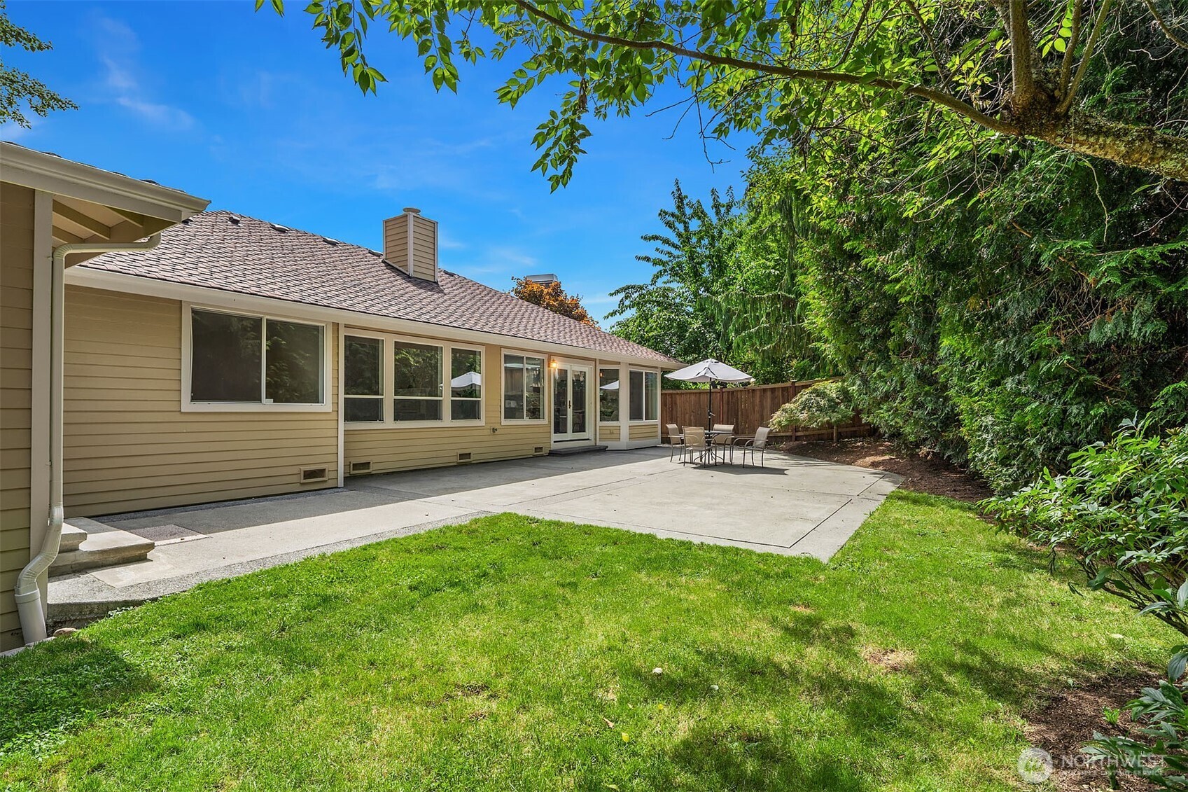 1815 Field Avenue Northeast Renton, WA 98059 - Photo 32 of 39