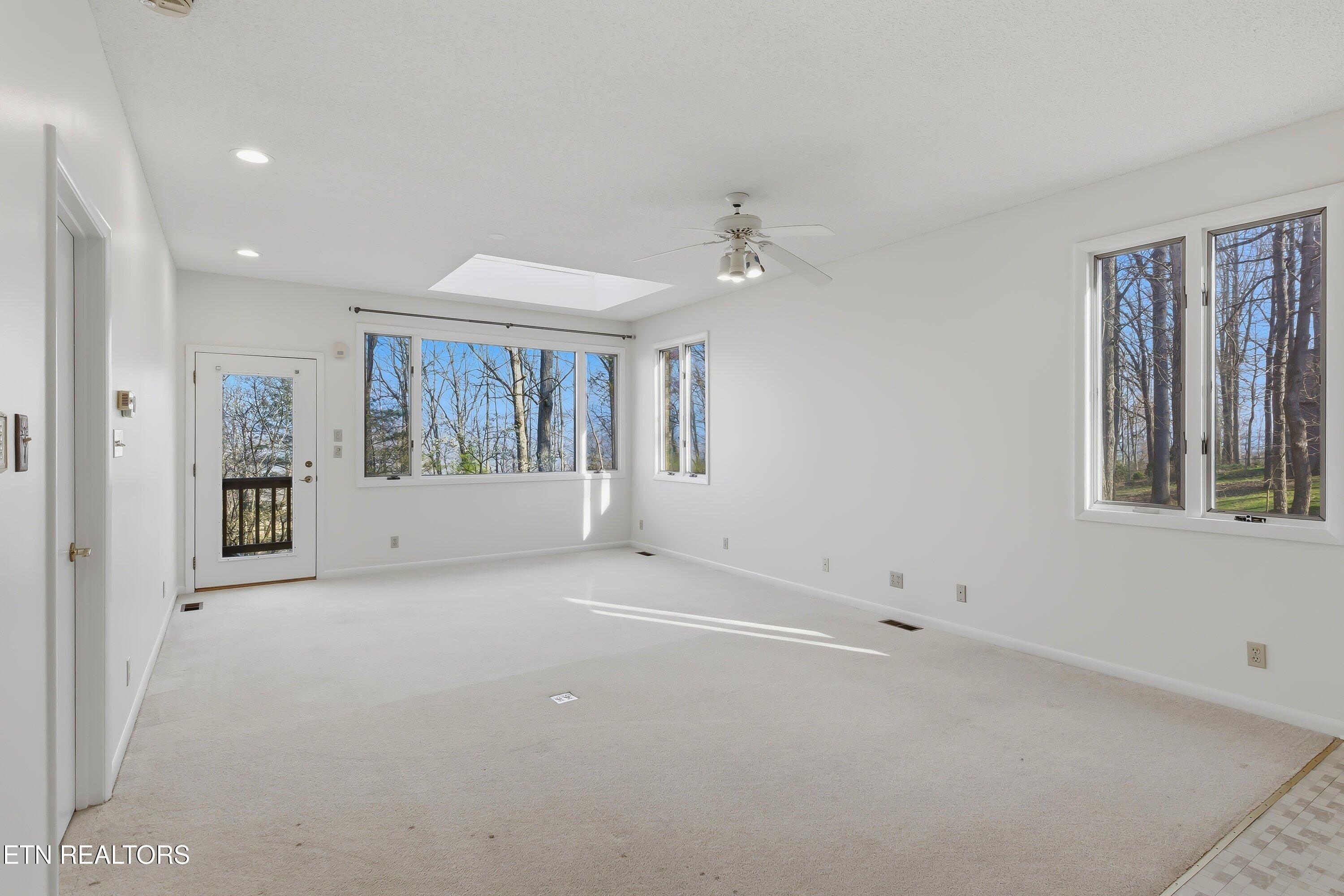 152 Whippoorwill Drive Oak Ridge, TN 37830 - Photo 12 of 28 Family Room