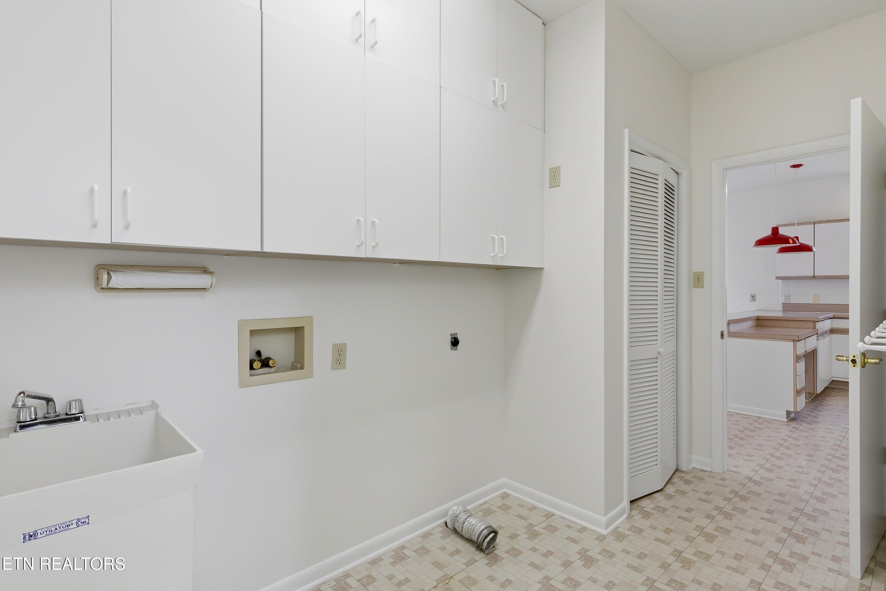 152 Whippoorwill Drive Oak Ridge, TN 37830 - Photo 14 of 28 Main Leve Laundry