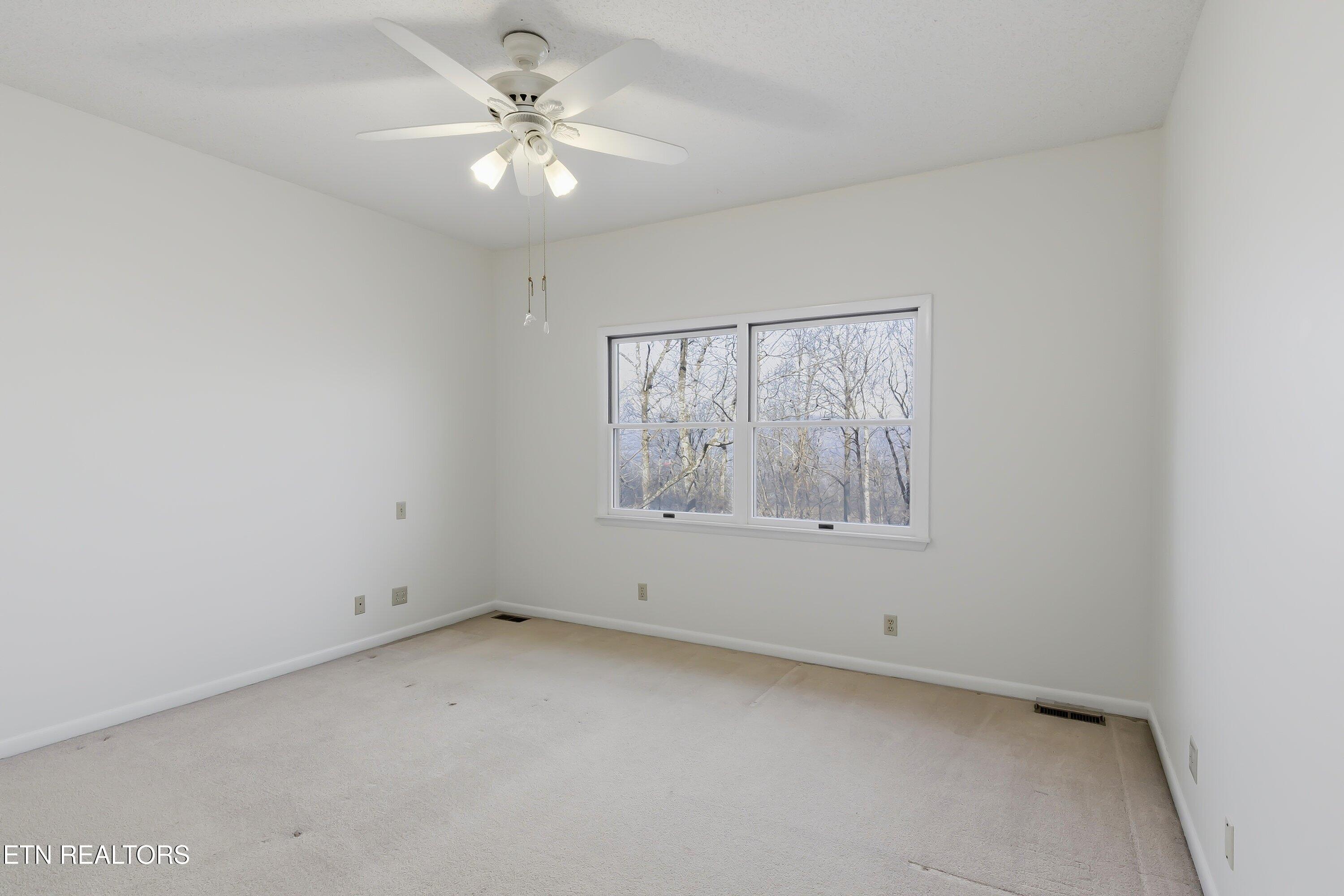152 Whippoorwill Drive Oak Ridge, TN 37830 - Photo 20 of 28 Bedroom 3