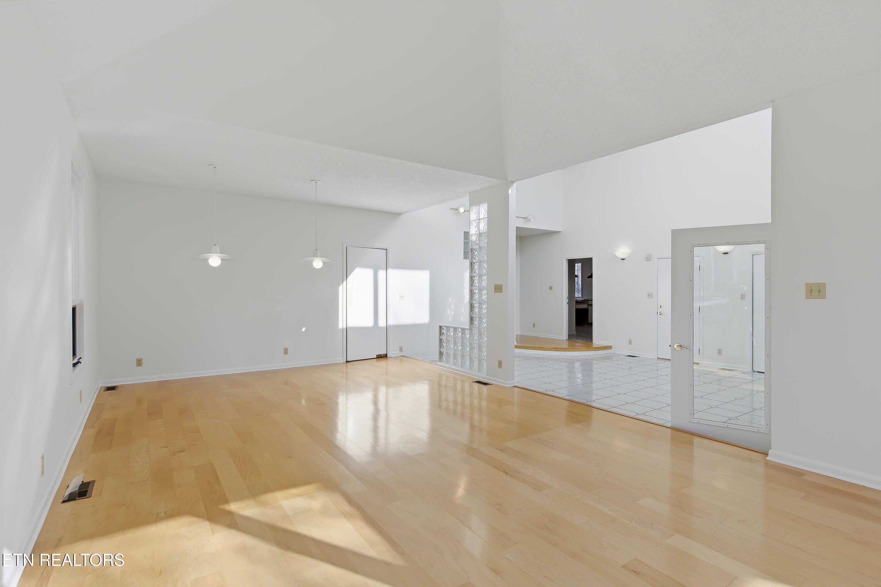 152 Whippoorwill Drive Oak Ridge, TN 37830 - Photo 8 of 28 Family Room/Formal Dining