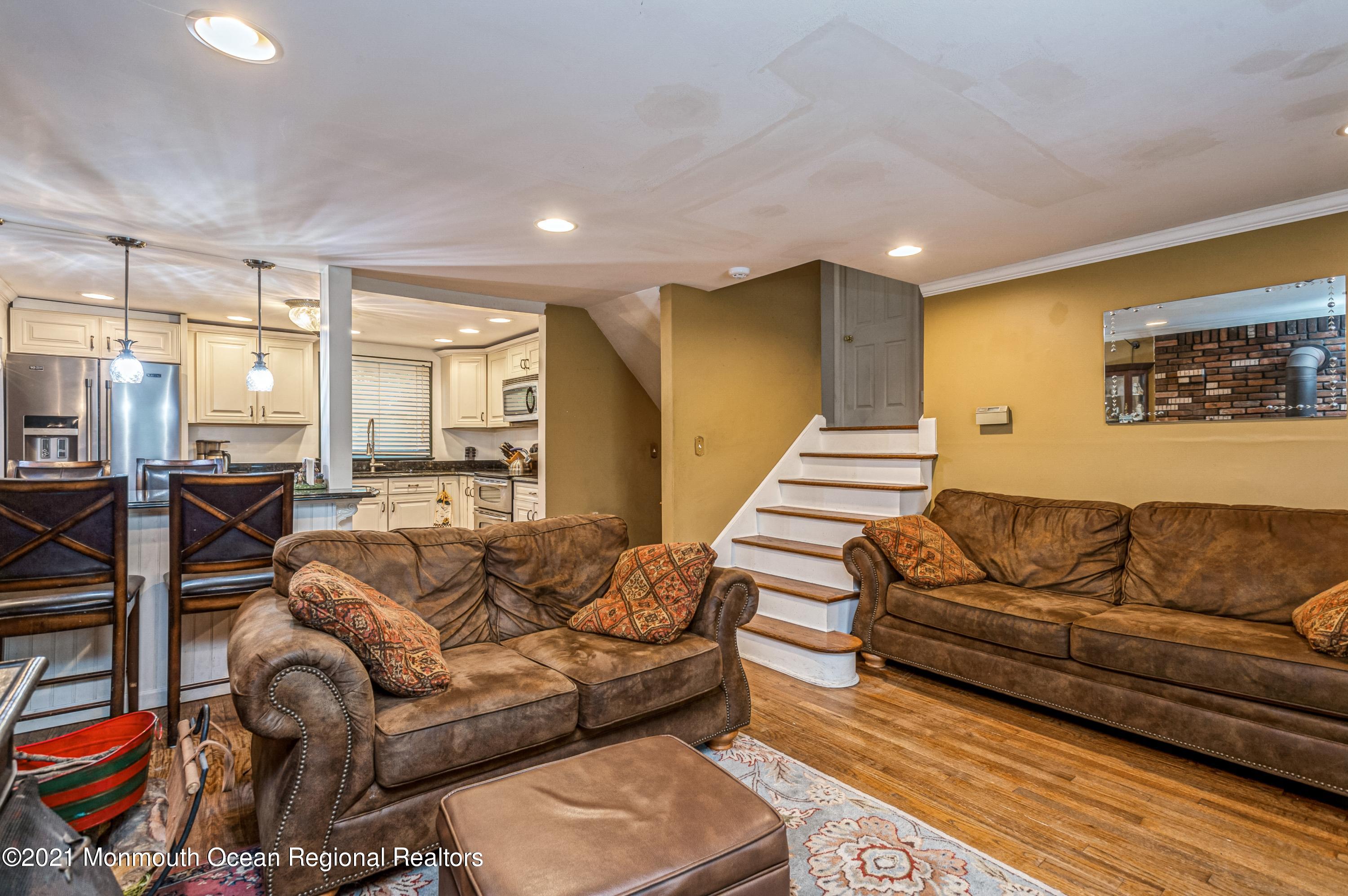 1133 Roe Avenue Point Pleasant, NJ 08742 - Photo 5 of 21 04_1133RoeAvenue_10002_LivingRoom_HiRes