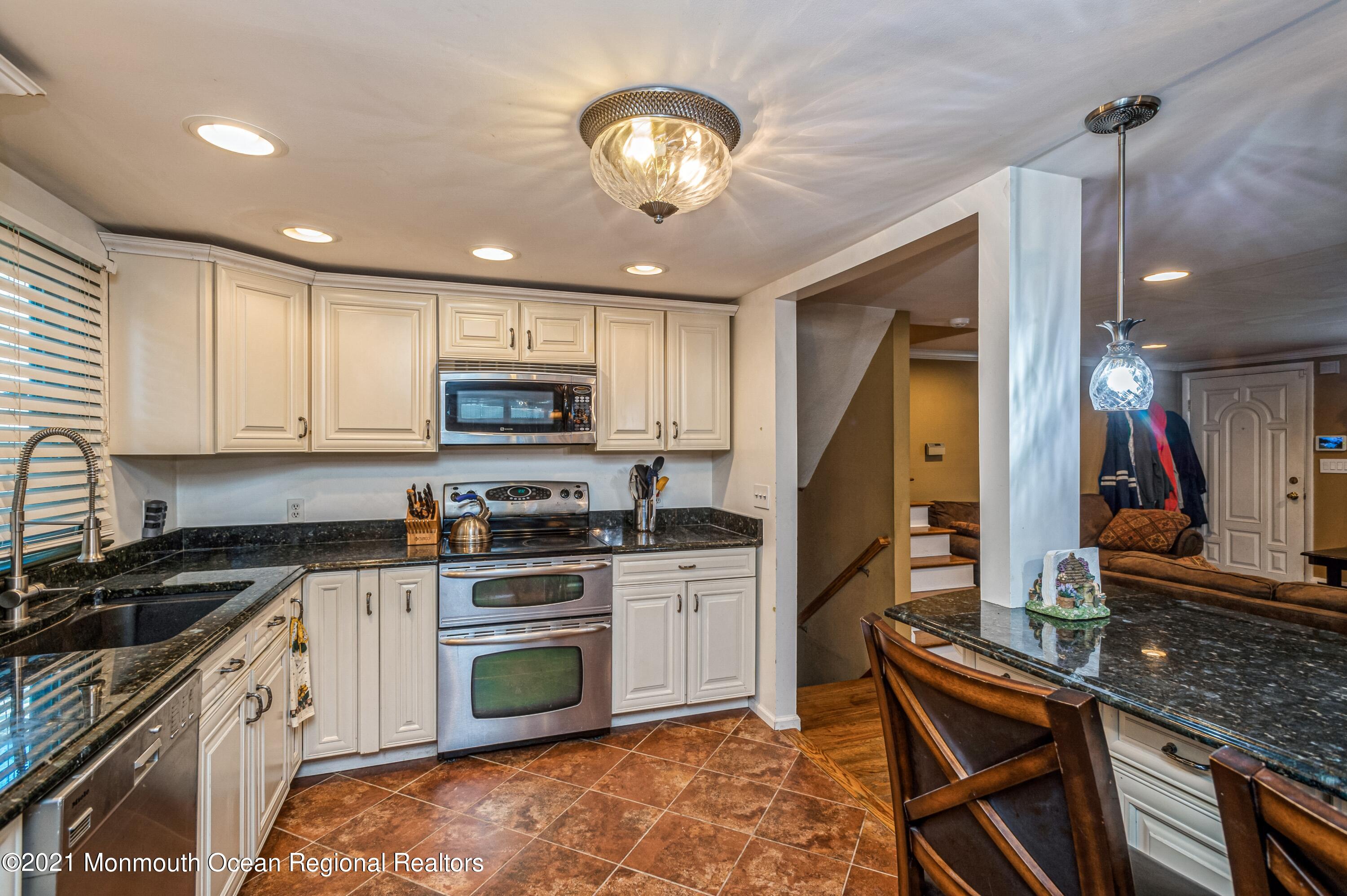 1133 Roe Avenue Point Pleasant, NJ 08742 - Photo 6 of 21 05_1133RoeAvenue_5_Kitchen_HiRes
