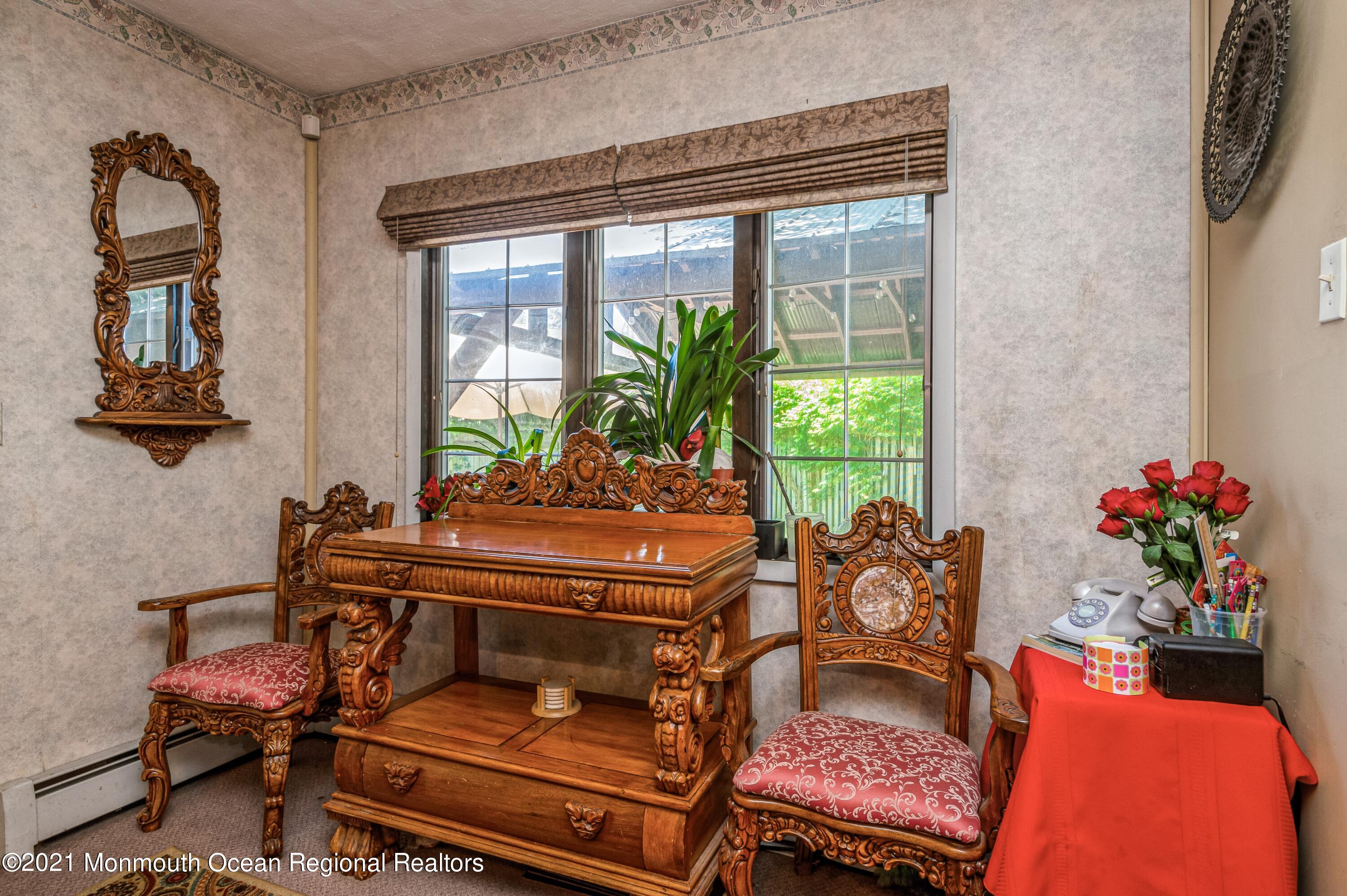 1133 Roe Avenue Point Pleasant, NJ 08742 - Photo 10 of 21 09_1133RoeAvenue_369001_DiningRoom_HiRes