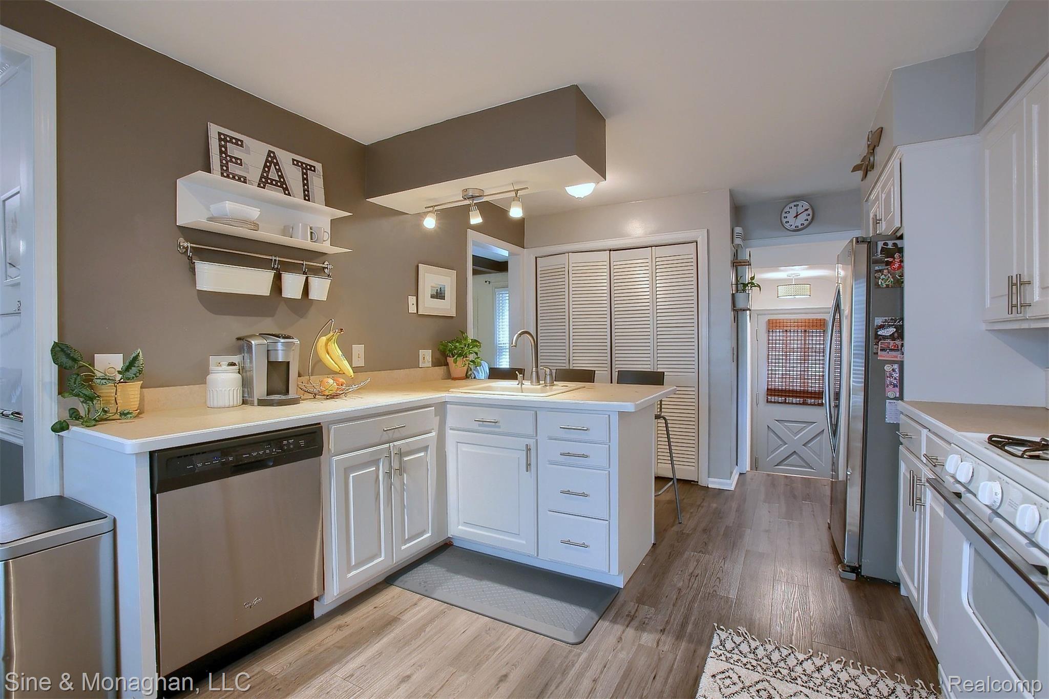 2110 Hampton Road Grosse Pointe, MI 48236 - Photo 8 of 31 10-Kitchen-2nd-View.jpg