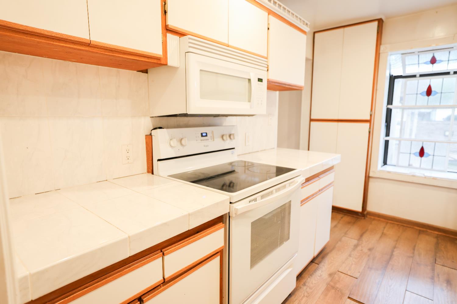 805 B Street Davis, CA 95616 - Photo 9 of 17 a utility room with dryer and washer