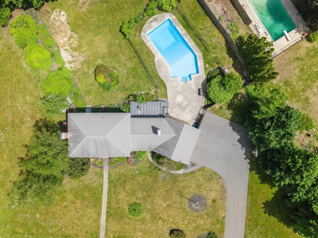 2 Rourke Lane Lynnfield, MA 01940 - Photo 5 of 40