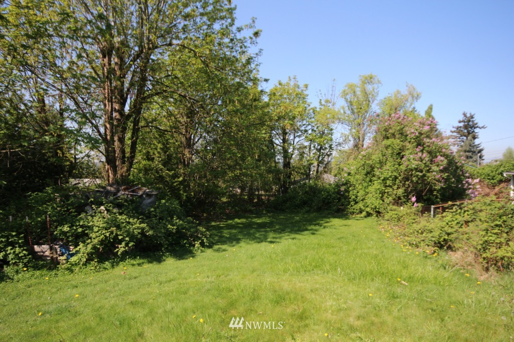 105 Southeast 166th Street Renton, WA 98055 - Photo 3 of 12