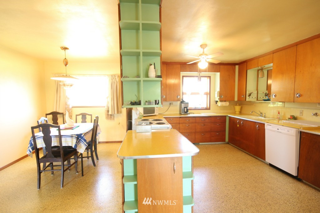 105 Southeast 166th Street Renton, WA 98055 - Photo 8 of 12