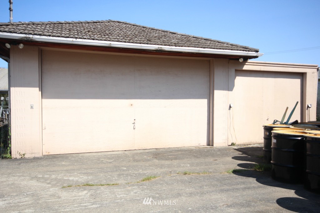 105 Southeast 166th Street Renton, WA 98055 - Photo 10 of 12