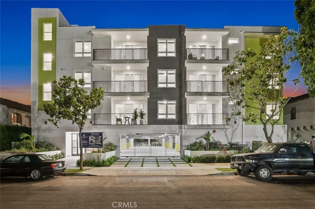 $3,695 | 5820 La Mirada Avenue, Unit 403, Hollywood, CA 90038