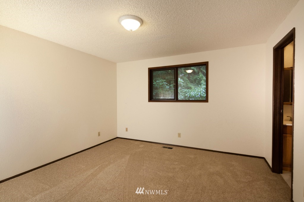 4928 200th Street Southeast Bothell, WA 98012 - Photo 5 of 11