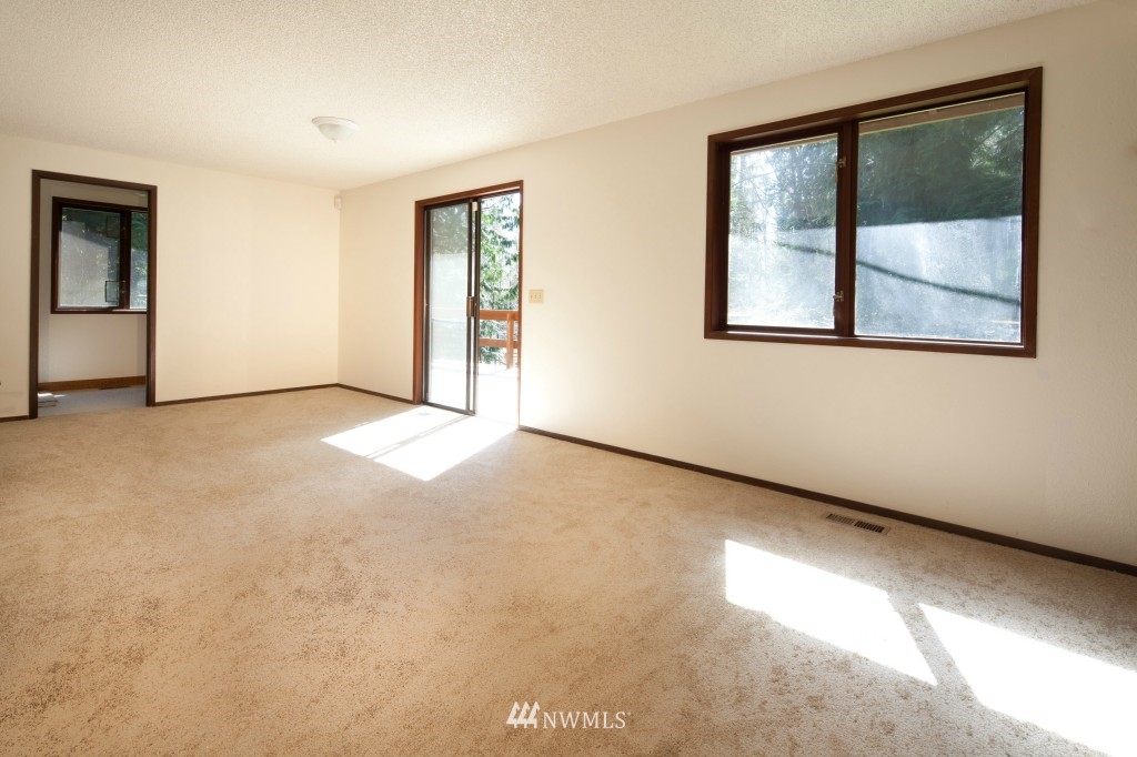 4928 200th Street Southeast Bothell, WA 98012 - Photo 8 of 11
