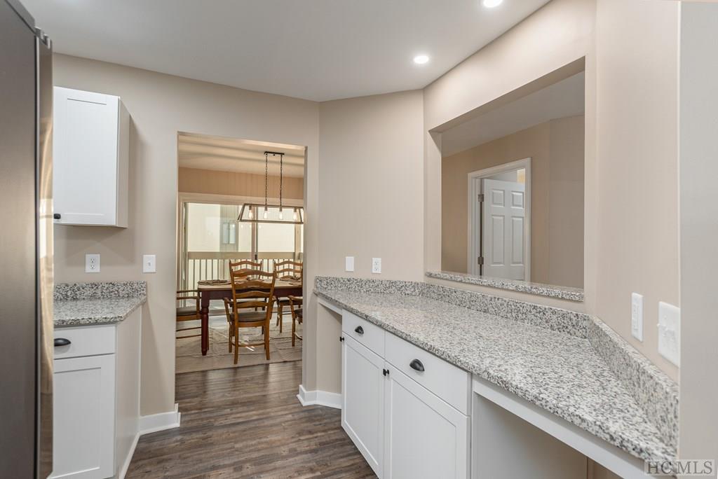 435-2A Overlook Road, Unit 2A Sapphire, NC 28774 - Photo 20 of 59 Gallery Image 20