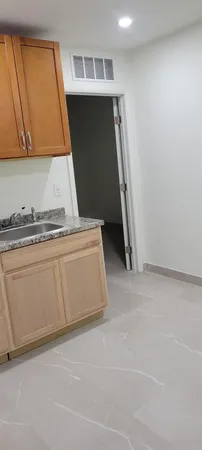 $1,350 | Undisclosed Address, Hollywood, FL 33024