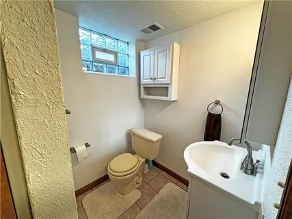 $260,000 | 9550 Laurel Avenue, Irwin, PA 15642