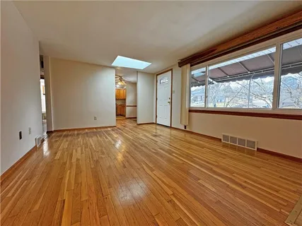 $260,000 | 9550 Laurel Avenue, Irwin, PA 15642