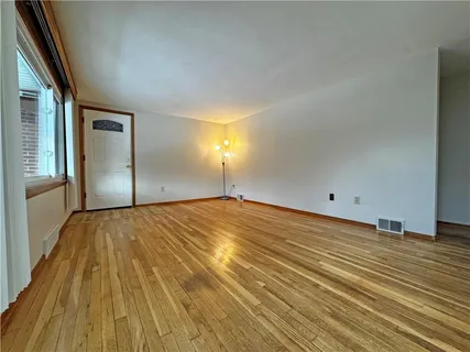 $260,000 | 9550 Laurel Avenue, Irwin, PA 15642