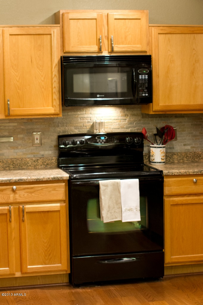 6428 West Saddlehorn Road Phoenix, AZ 85083 - Photo 10 of 23 Kitchen Range & Built in Microwave