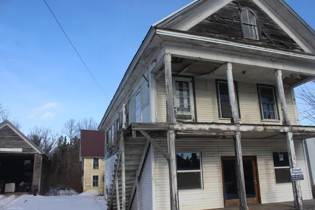 $75,000 | 319 Main Street, Sherman, ME 04776