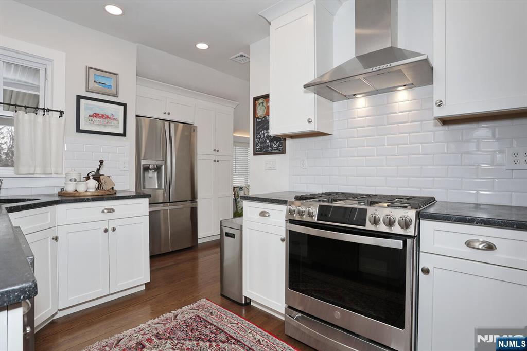 2 Maysenger Road Mahwah, NJ 07430 - Photo 13 of 48