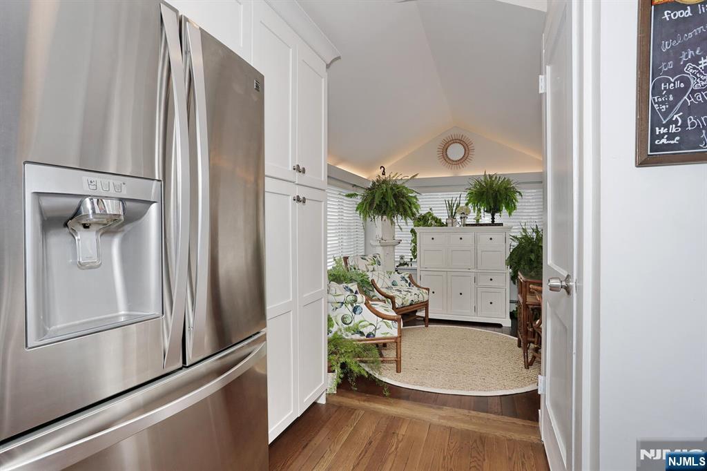 2 Maysenger Road Mahwah, NJ 07430 - Photo 16 of 48