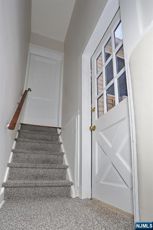 2 Maysenger Road Mahwah, NJ 07430 - Photo 29 of 48