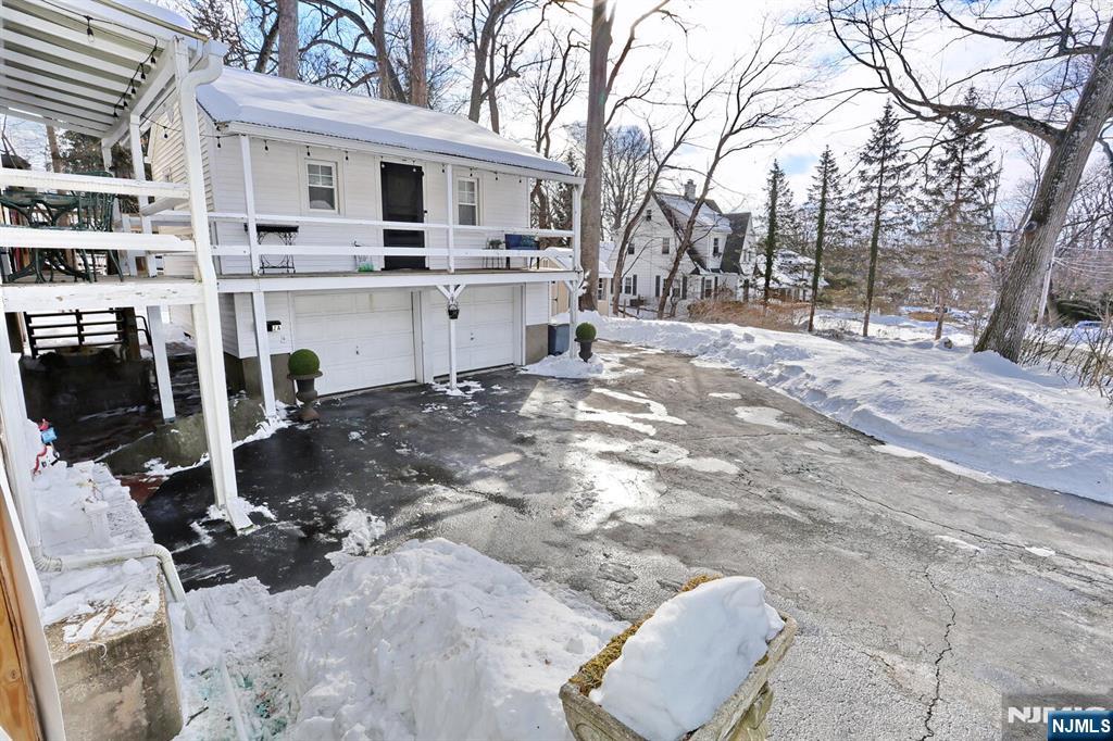 2 Maysenger Road Mahwah, NJ 07430 - Photo 46 of 48