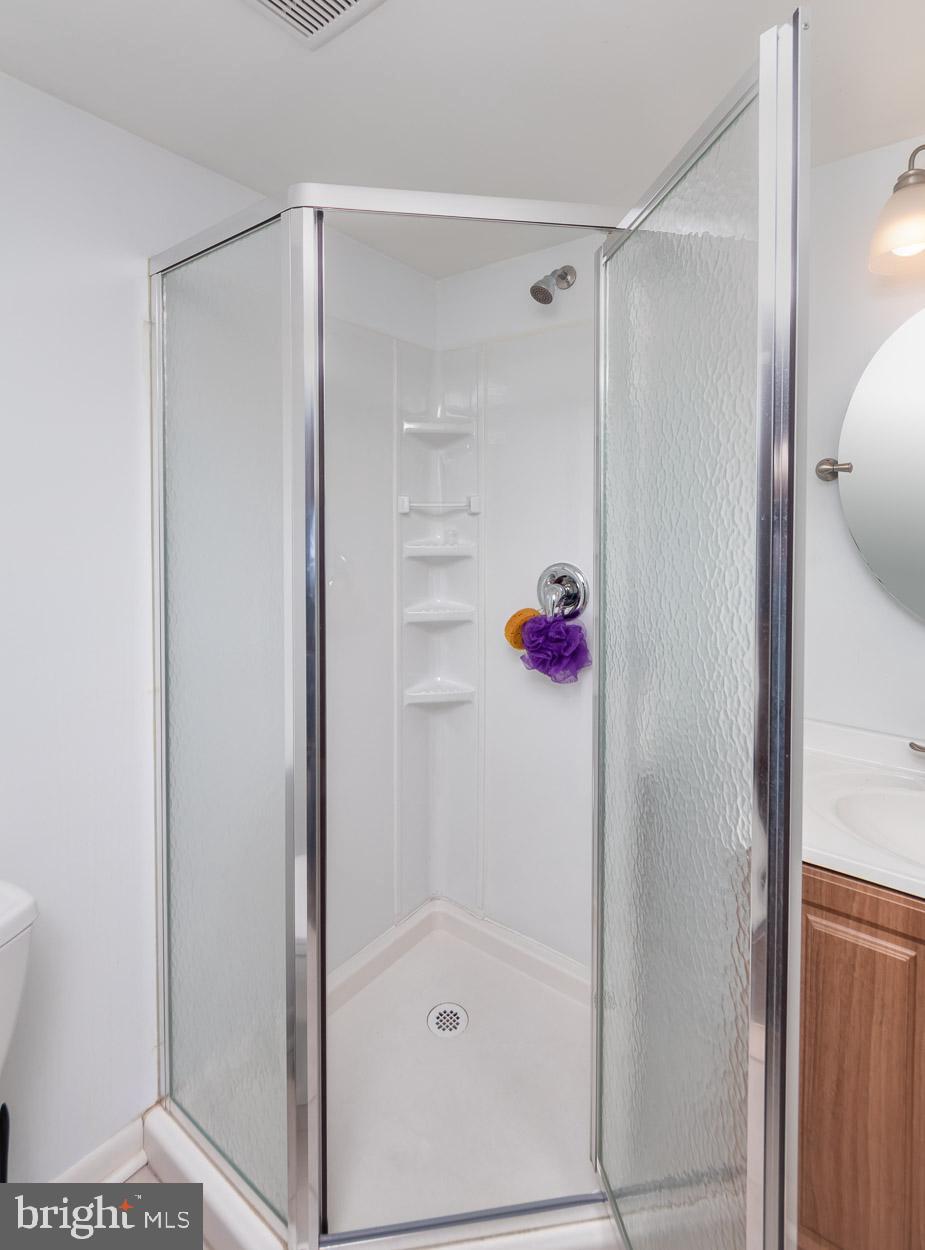 662 Queensgate Road Baltimore, MD 21229 - Photo 19 of 26 Basement Bath